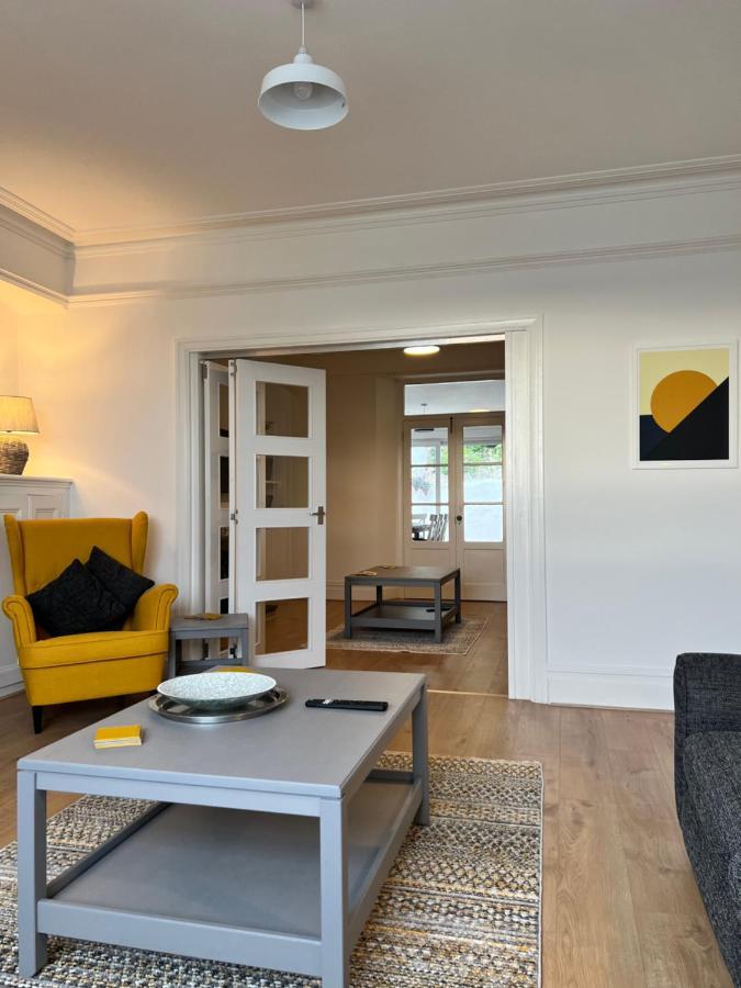 Heathcliff - 5 Bedroom House In Town Centre เท็นบี ภายนอก รูปภาพ