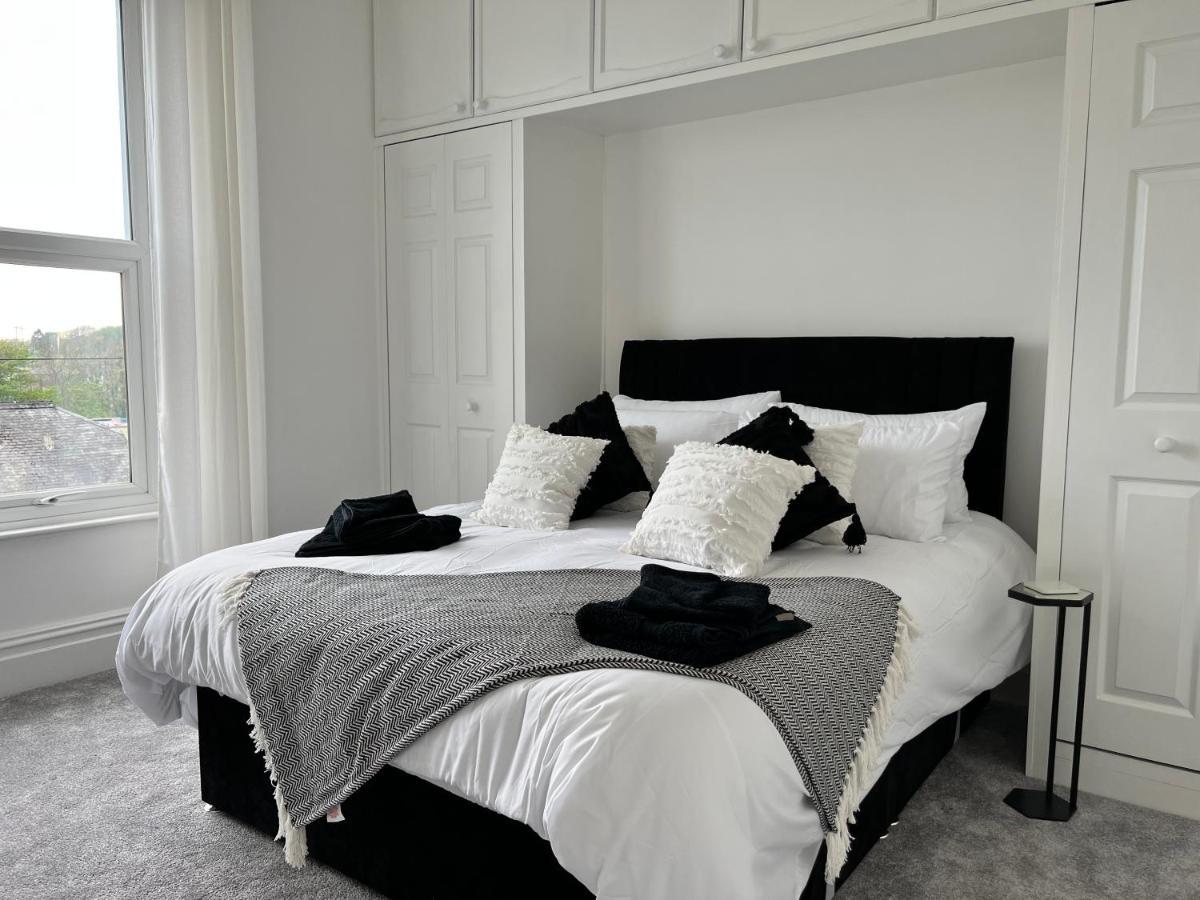Heathcliff - 5 Bedroom House In Town Centre เท็นบี ภายนอก รูปภาพ