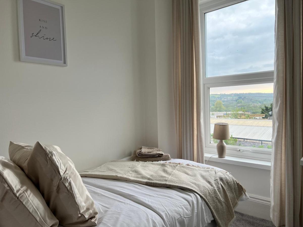Heathcliff - 5 Bedroom House In Town Centre เท็นบี ภายนอก รูปภาพ